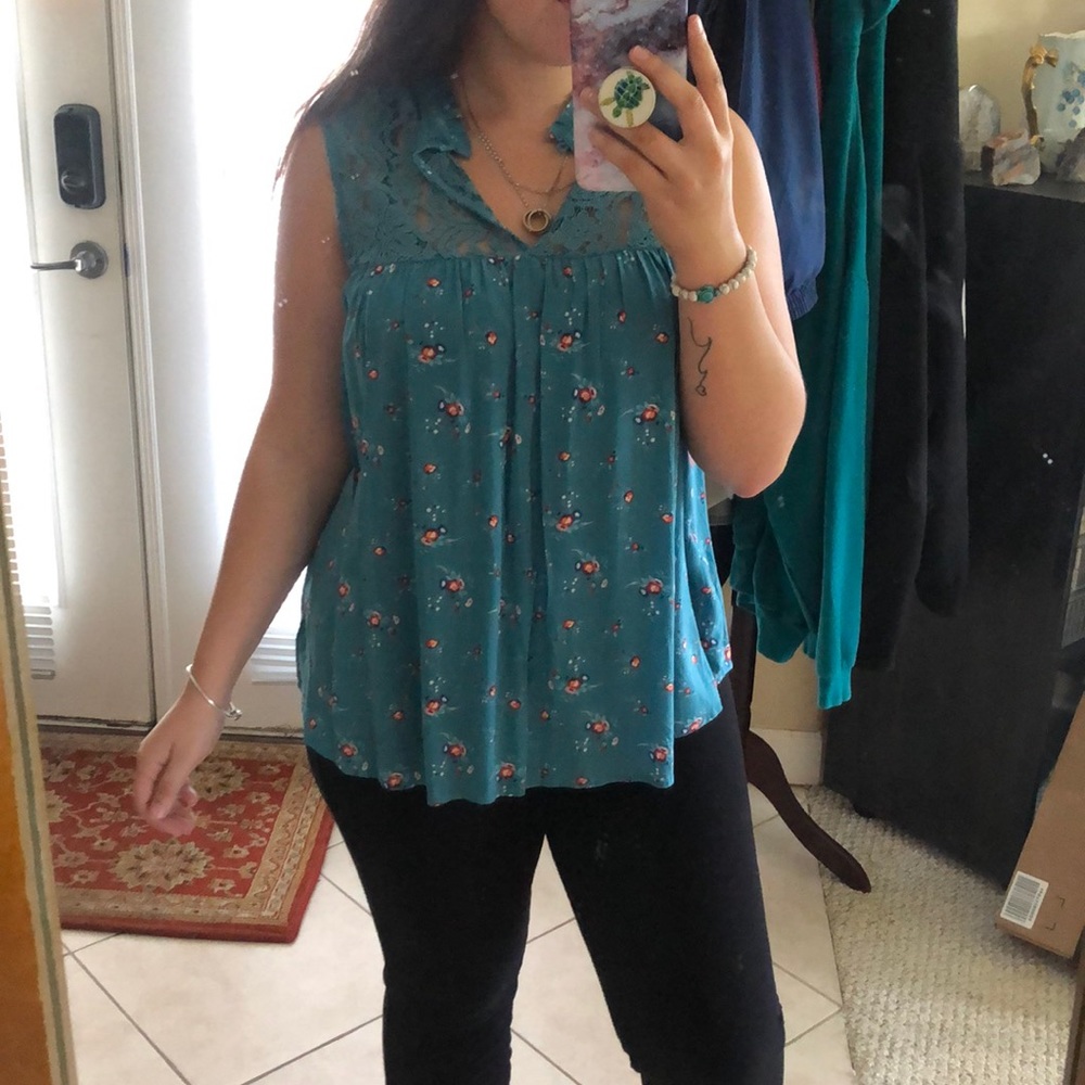 Sleeveless blouse